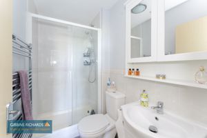 En-Suite- click for photo gallery